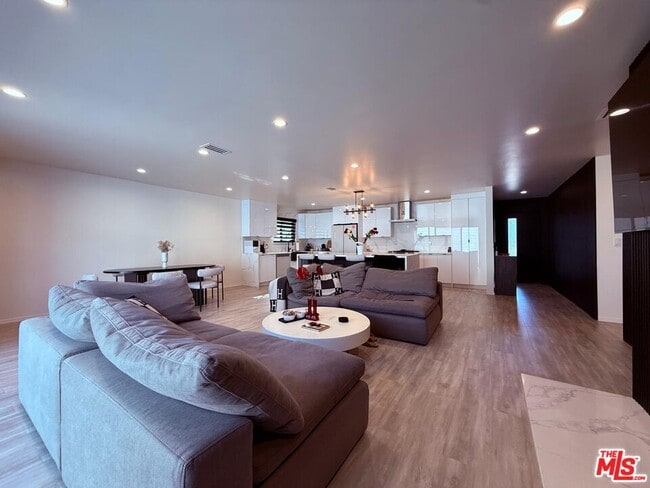 Photo - 16047 Bryant St