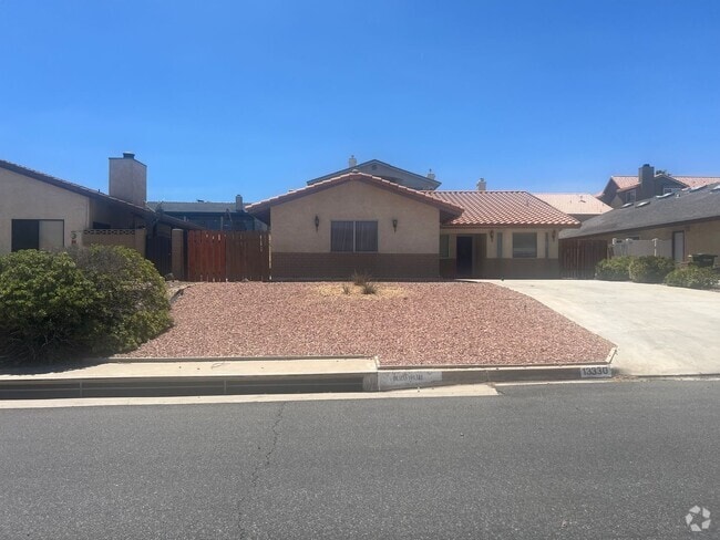 Building Photo - Charming 3-Bedroom in Spring Valley Lake Rental