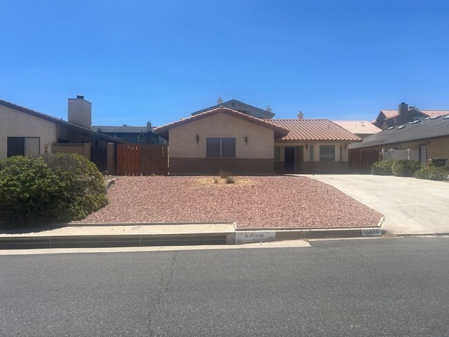 Charming 3-Bedroom in Spring Valley Lake - Charming 3-Bedroom in Spring Valley Lake House