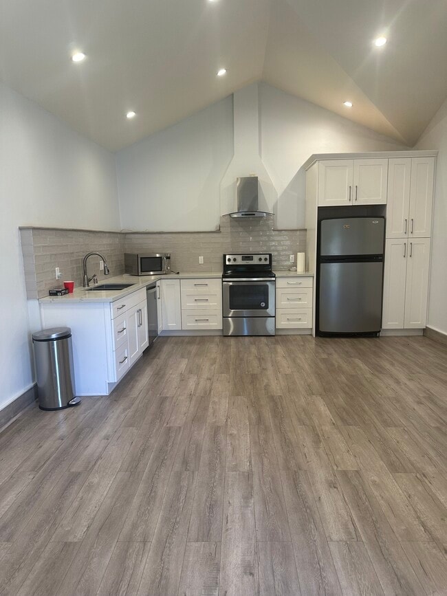 Photo - 12642 Martha St