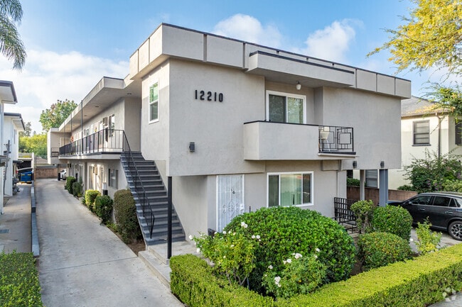 Photo - 12210 Magnolia Blvd