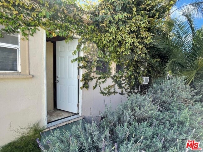 Photo - 1320 N Harvard Blvd Unit 1316