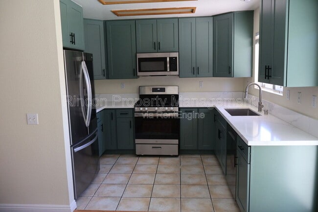 Photo - 225 Cinnamon Oak Ave