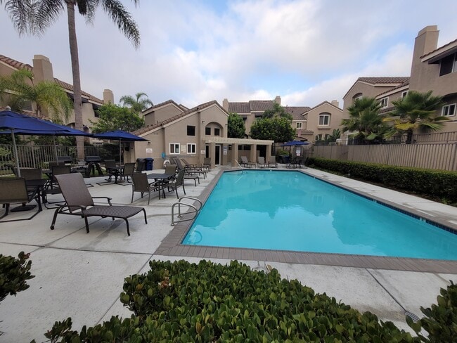 Photo - 1329 E Grand Ave