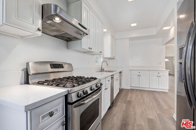 Photo - 212 N Palm Dr