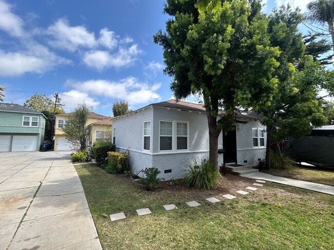 Photo - 10574 Ayres Ave Unit prime westside hidden gem
