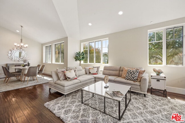 Photo - 1751 Appian Wy Unit 402