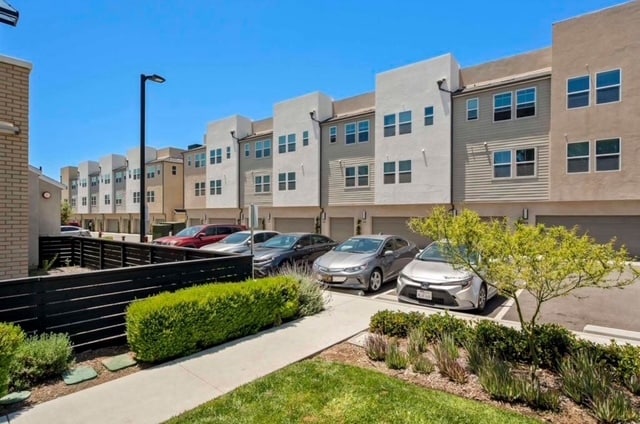 Building Photo - 7641 University Ave Unit 105