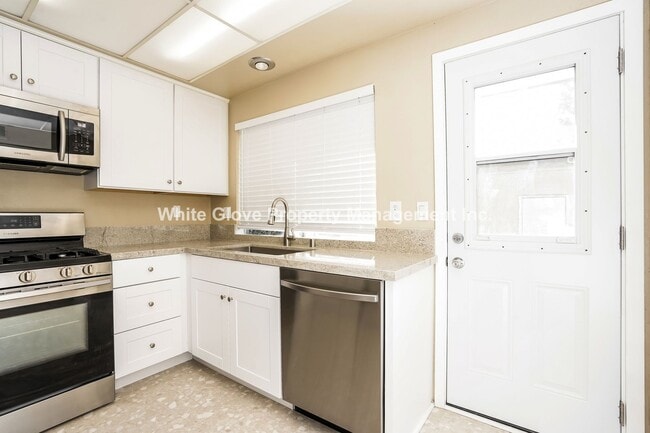 Photo - Beautifully Updated 2-Bedroom Condo with New Kitchen & Community Pool