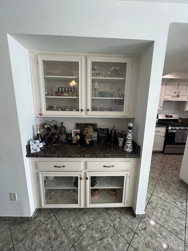 Photo - 9601 Sylmar Ave