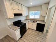 Photo - 848 W 29th St