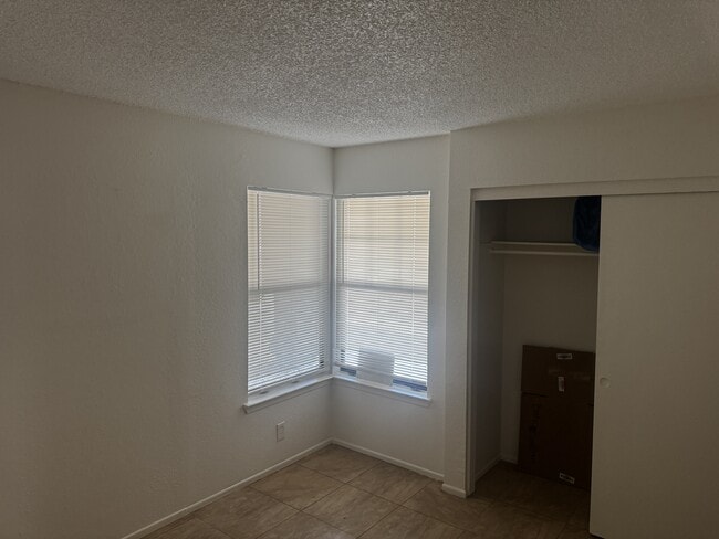Photo - 15086 Dakota St