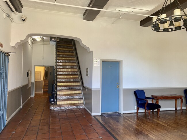 Stairs or Elevator - 545 S Hobart Blvd Unit 209