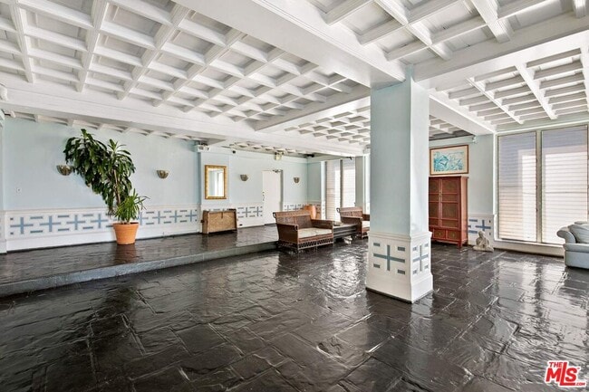 Photo - 634 S Gramercy Pl Unit 200