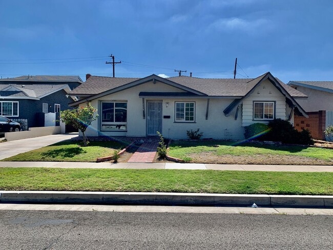 Charming Single Story Home - Charming Single Story Home