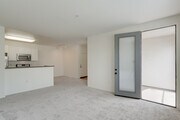 1BR, 1BA - 724SF - Parc Chateaux Apartments