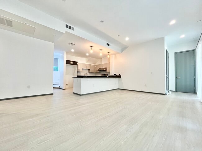 Building Photo - 1063 S Wooster St Unit 102 Rental