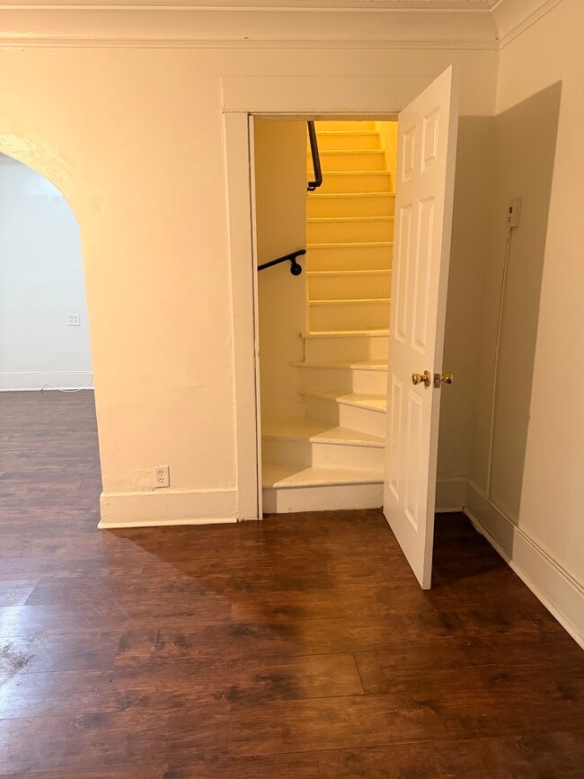 Photo - 632 W 78th St