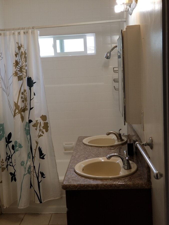 Photo - 1554 S Stanley Ave Unit Duplex