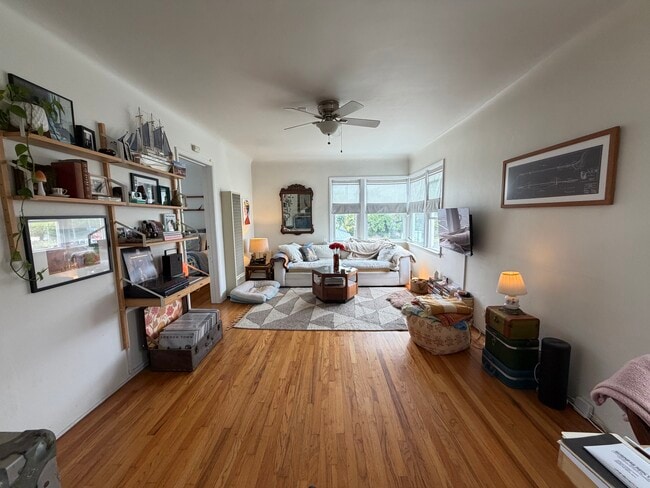 Photo - 2890 Grandview Ave