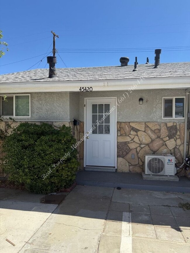 Building Photo - *** Please call us @ 661-266-1400 for info... Rental