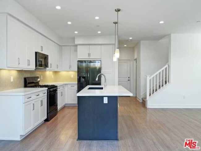 Photo - 7105 Tampa Ave