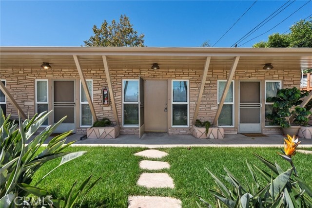 Building Photo - 1637 Irvine Ave