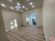 Photo - 2025 Ocean Park Blvd Unit B