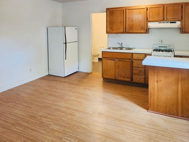 Photo - 362 Ralcam Pl