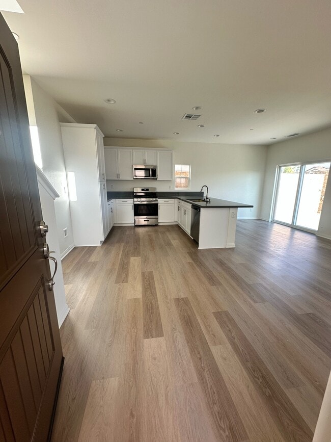 Photo - 158 N Sutter Ave