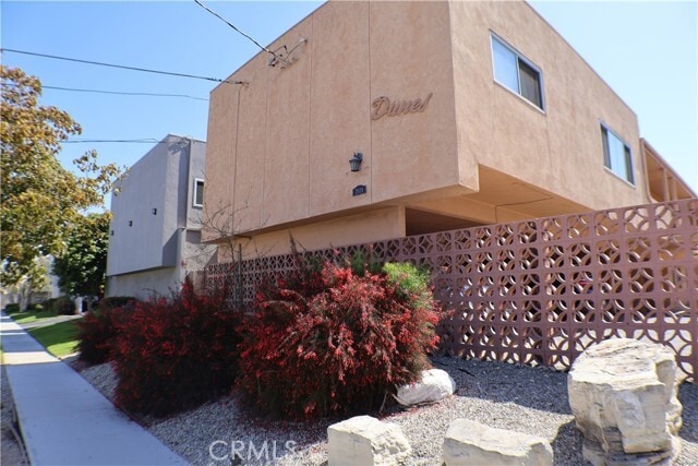Building Photo - 21030 Reynolds Dr Unit 4