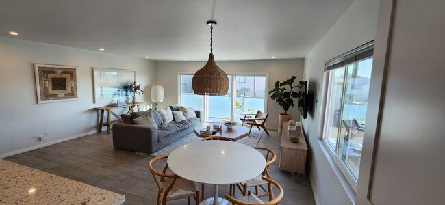 Living Dining - 613 Manhattan Beach Blvd Unit A