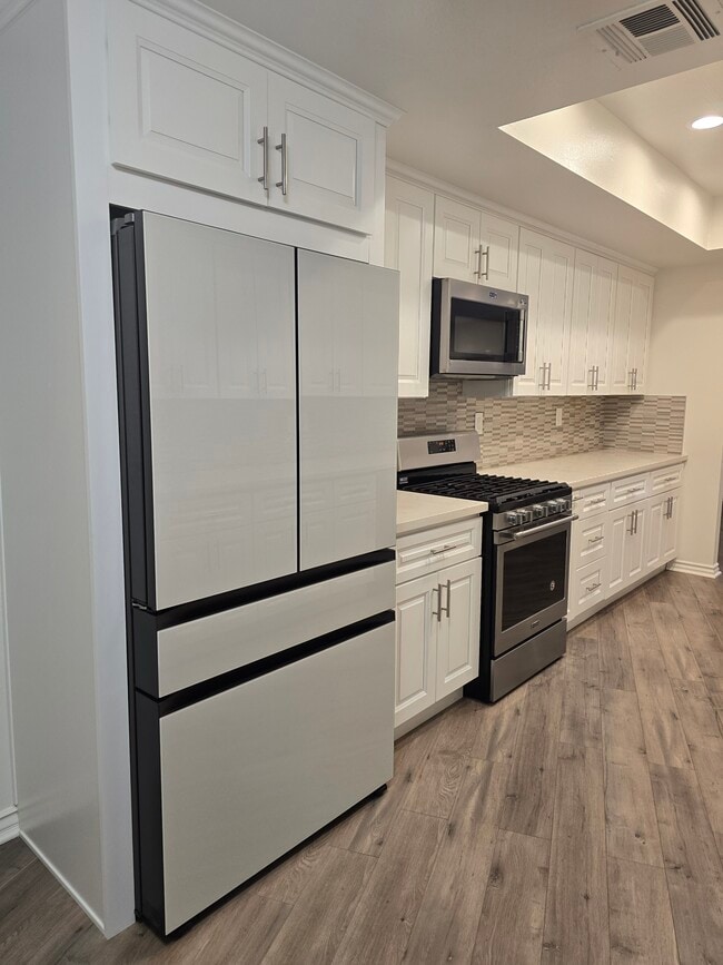 Photo - 4444 Wilshire Blvd Condo Unit 204
