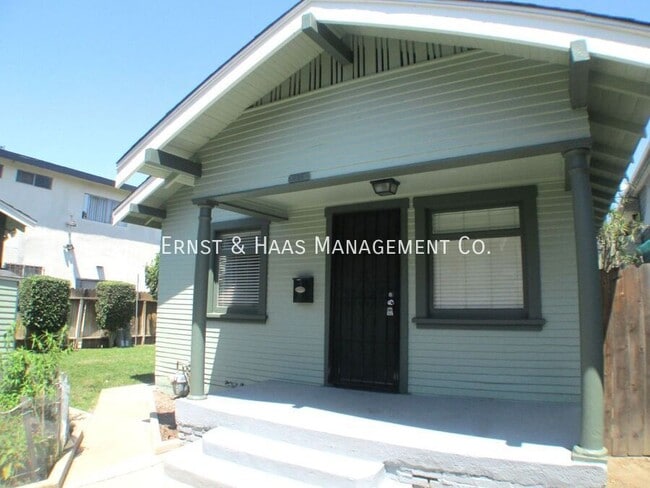Photo - 935 E 5th St