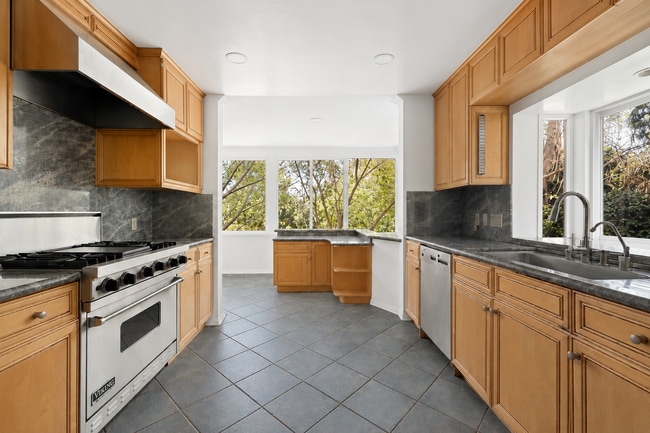 Photo - 9149 Hillsboro Dr