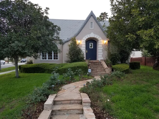 Beautiful 2 Bed 1.5 Bath Single Family Hom... - Beautiful 2 Bed 1.5 Bath Single Family Hom... House