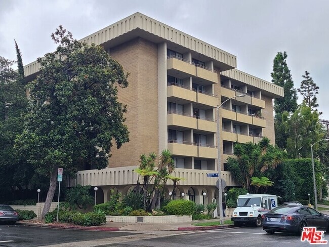 Building Photo - 1300 Midvale Ave Unit 206 Rental
