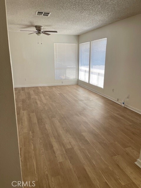 Photo - 876 W Whittier Ave