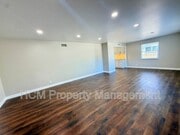 Photo - 318 S California St
