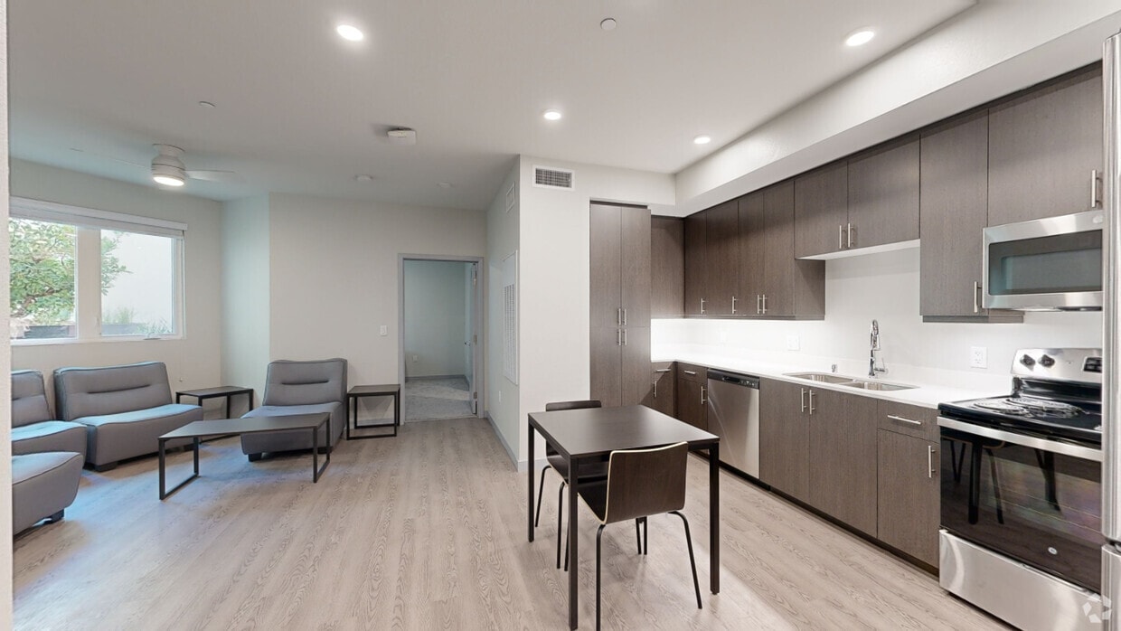 3D Tour - College View