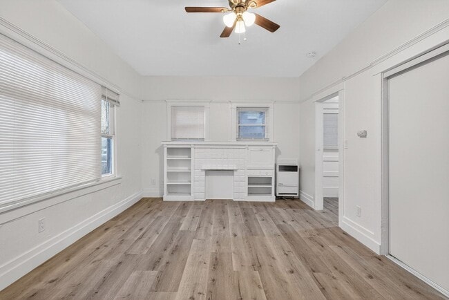 Photo - 1049 E 5th St Unit B