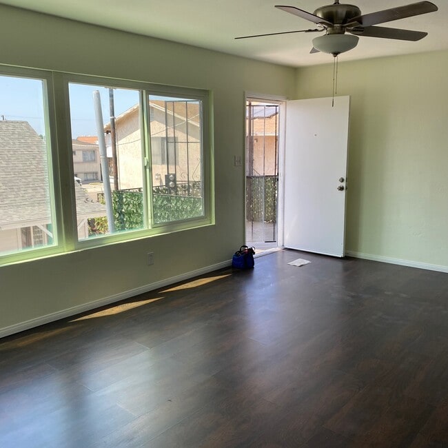 Photo - 4337 50th St