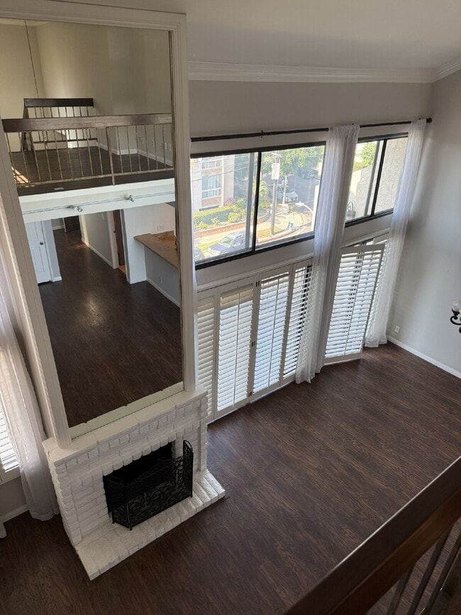 Building Photo - Wall of Windows, Ocean Breezes & Imported ... Unit Apt 308