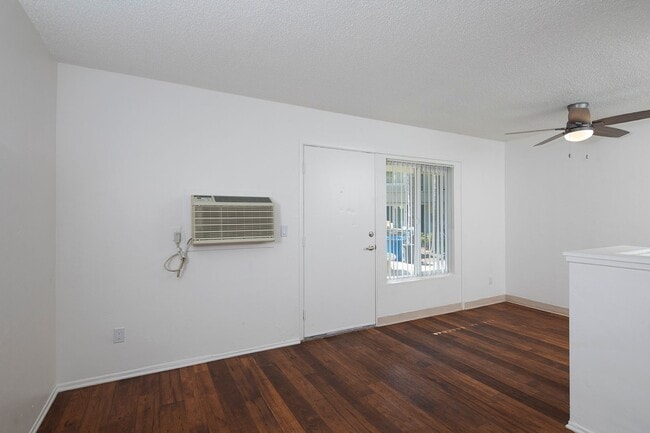 Photo - Aztec Pacific Apartments