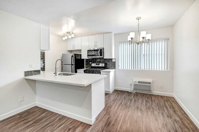 Photo - The Palm @ Valley Glen