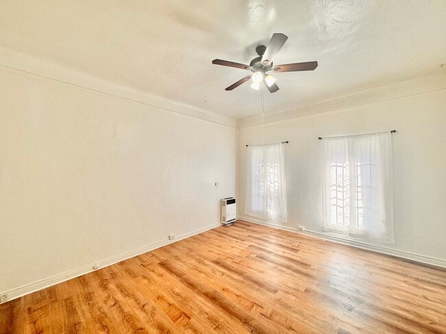 Photo - 608 S Dunsmuir Ave Unit 101