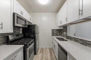 2BR, 2BA - 920SF - Catalina Apartments
