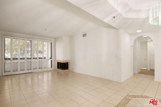 Photo - 2122 Century Park Ln