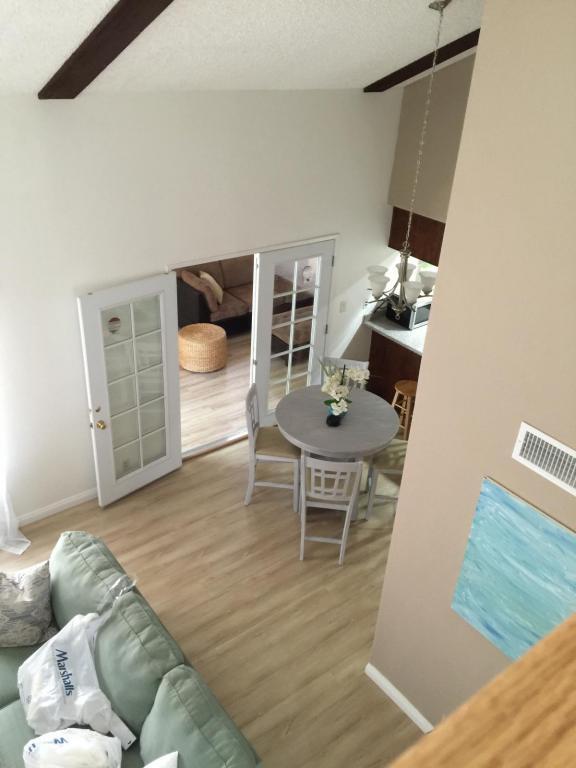 Building Photo - 2195 Canyon Dr