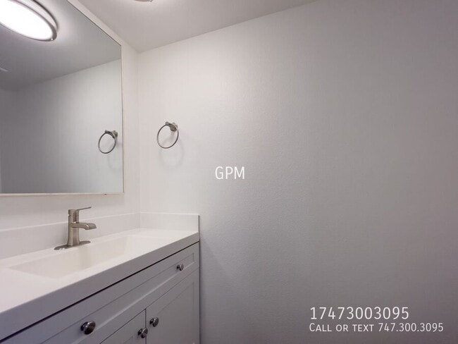 Photo - 137 Carr Dr Unit 3